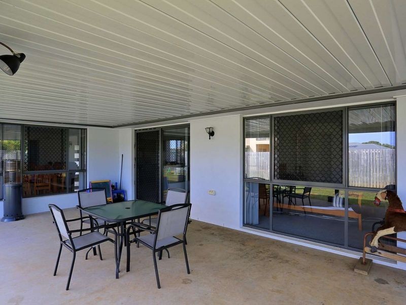 43 Bisdee Street, Coral Cove QLD 4670