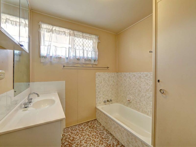 185 Barolin Street, Avenell Heights QLD 4670