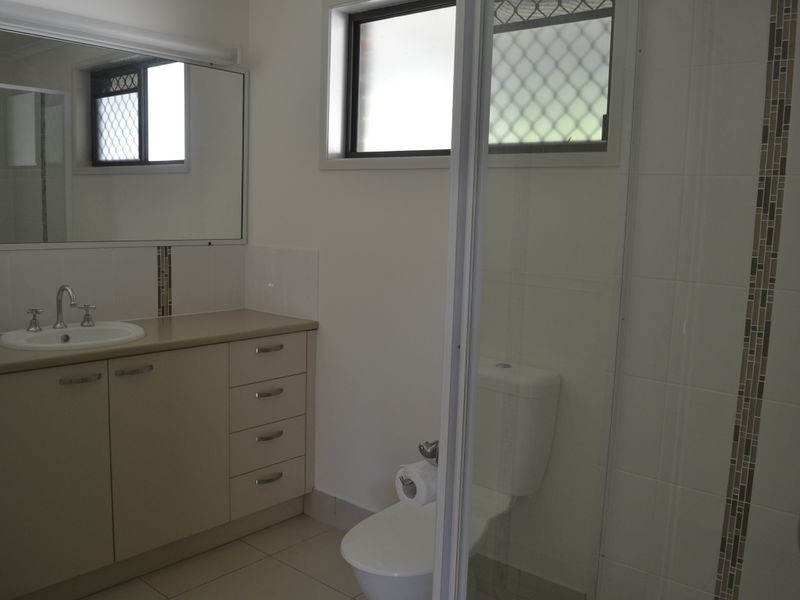 11 Cooper Court, Avenell Heights QLD 4670