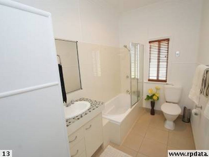 16 Moncrieff Street, Kepnock QLD 4670