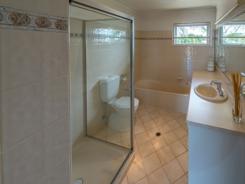 90 Elliott Heads Road, Kepnock QLD 4670