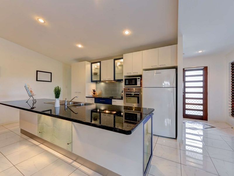 15 Aleta Court, Avoca QLD 4670