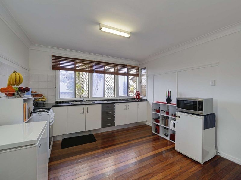 7 Bertram Street, Walkervale QLD 4670