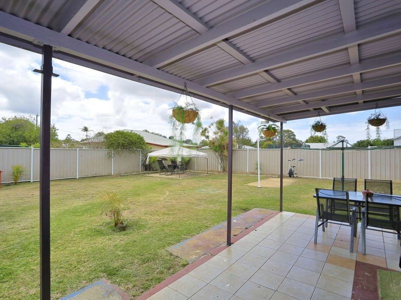7 Bertram Street, Walkervale QLD 4670
