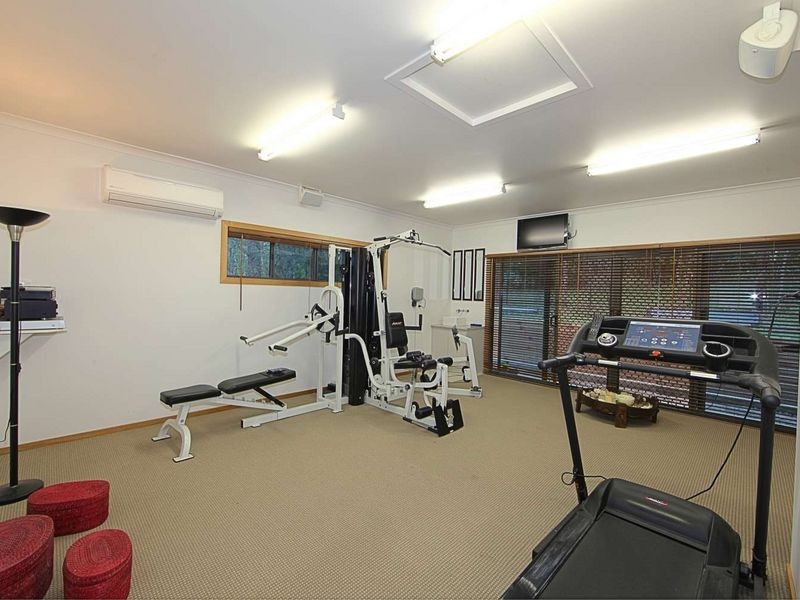 18 Narooma Drive, Branyan QLD 4670