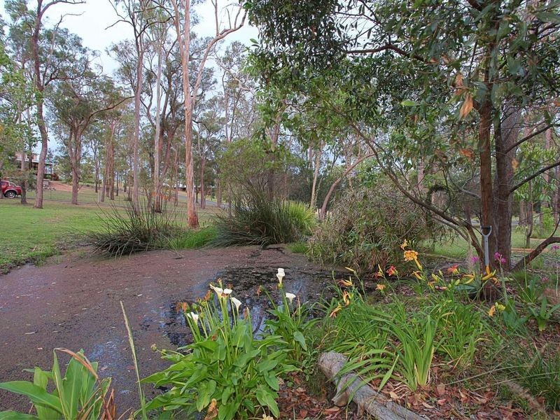 18 Narooma Drive, Branyan QLD 4670