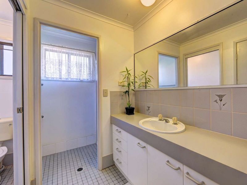 5 Crest Court, Avoca QLD 4670