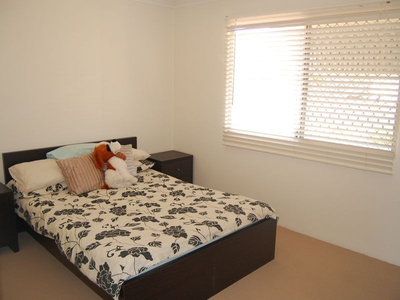 2/1 Finnis Street, Avenell Heights QLD 4670