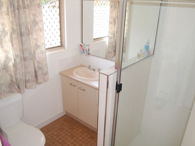 2/1 Finnis Street, Avenell Heights QLD 4670