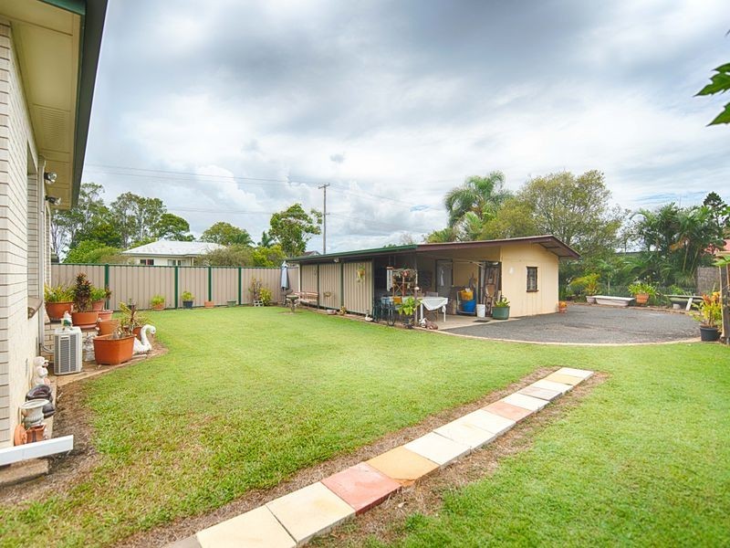 1 Lloyd Street, Walkervale QLD 4670