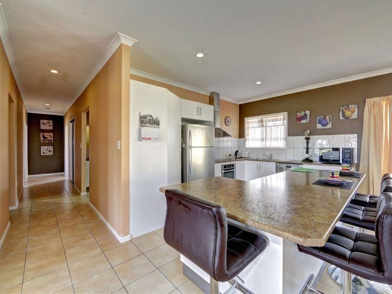 14 Bendidee Court, Branyan QLD 4670