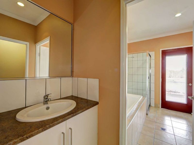 14 Bendidee Court, Branyan QLD 4670