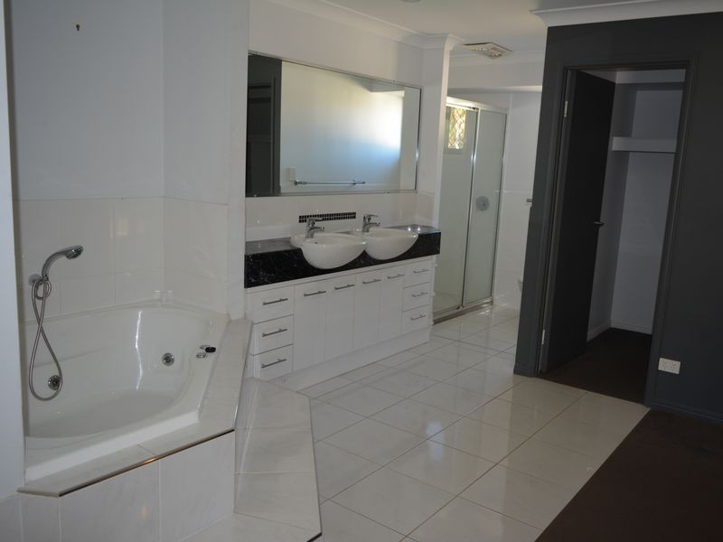 39 Regency Road, Moore Park Beach QLD 4670