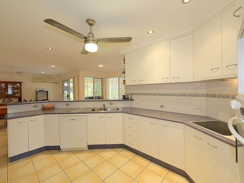 54 Esplanade, Elliott Heads QLD 4670