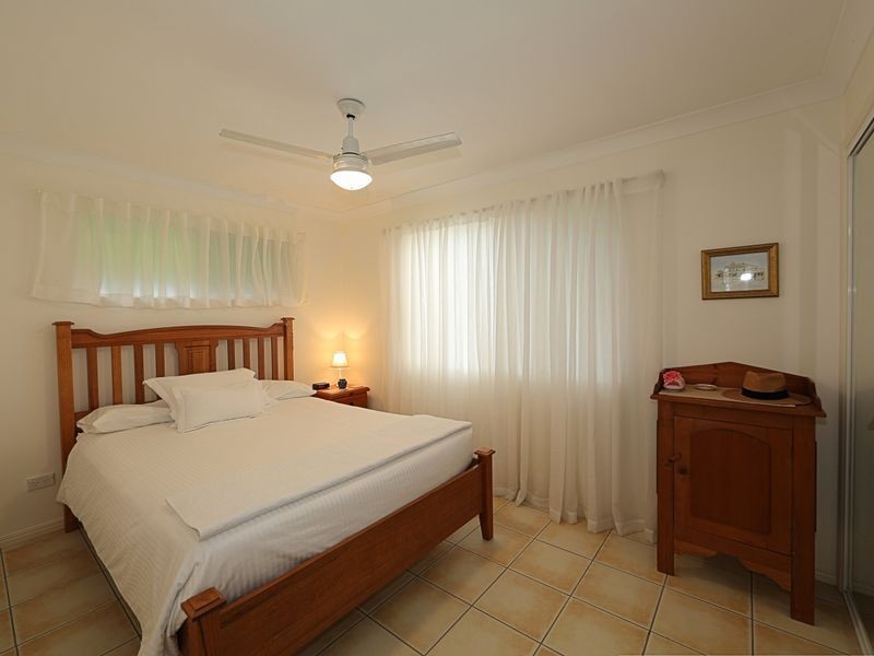 54 Esplanade, Elliott Heads QLD 4670