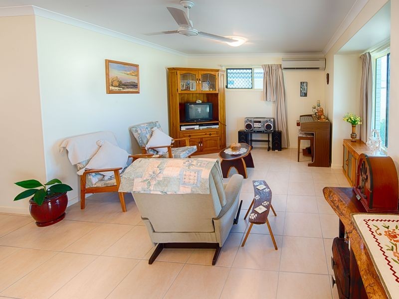 2/26 Dunn Road, Avenell Heights QLD 4670