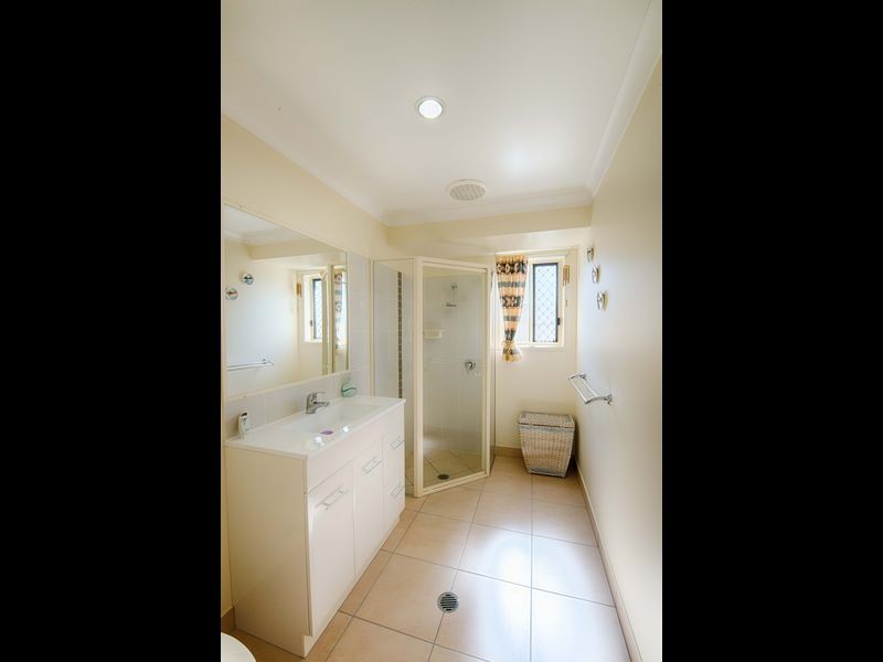 2/26 Dunn Road, Avenell Heights QLD 4670