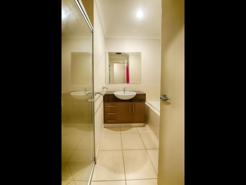 8/3 Ann Street, Bundaberg East QLD 4670