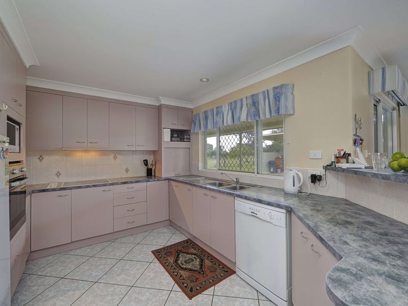 14 Polo Place, Branyan QLD 4670