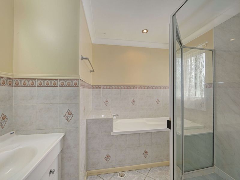 14 Polo Place, Branyan QLD 4670