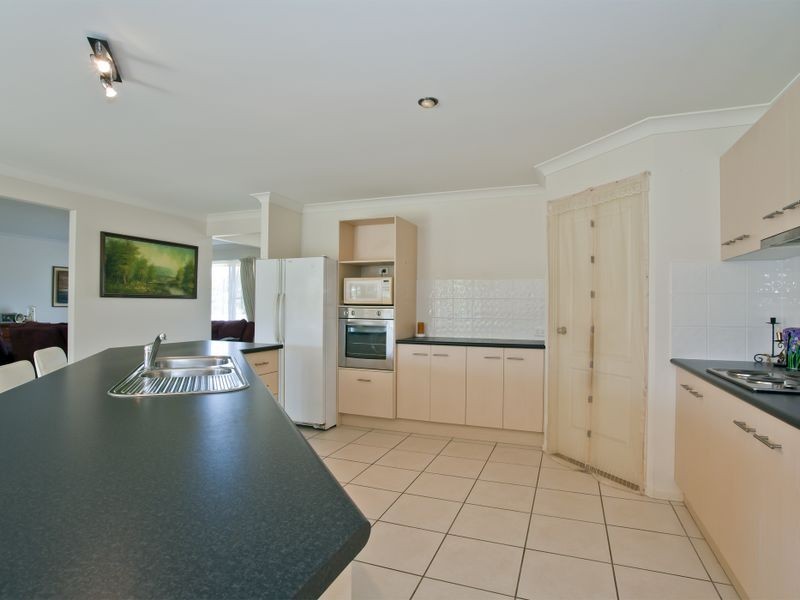 2 Alexander Drive, Moore Park Beach QLD 4670