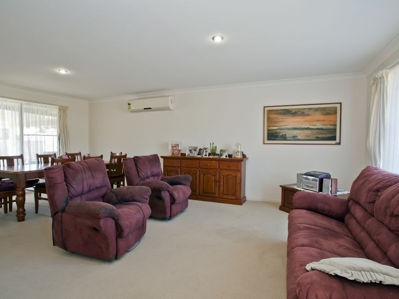 2 Alexander Drive, Moore Park Beach QLD 4670