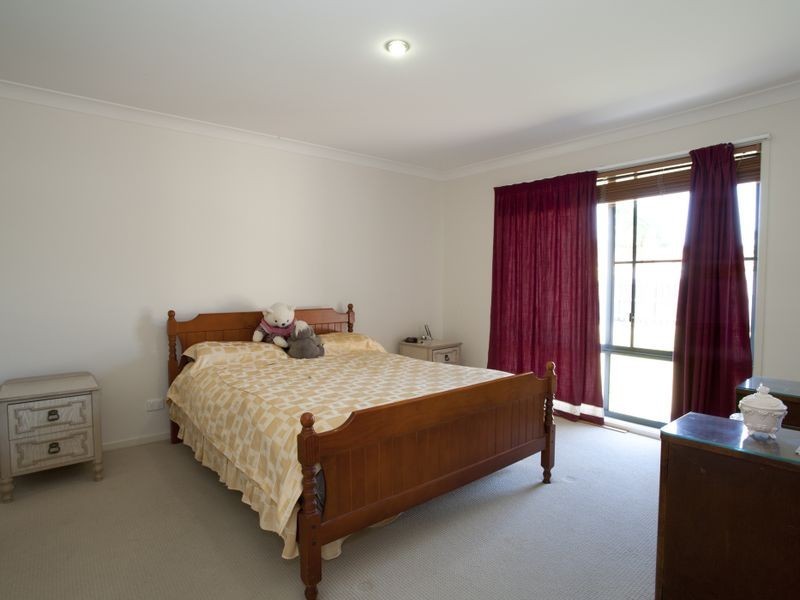 2 Alexander Drive, Moore Park Beach QLD 4670