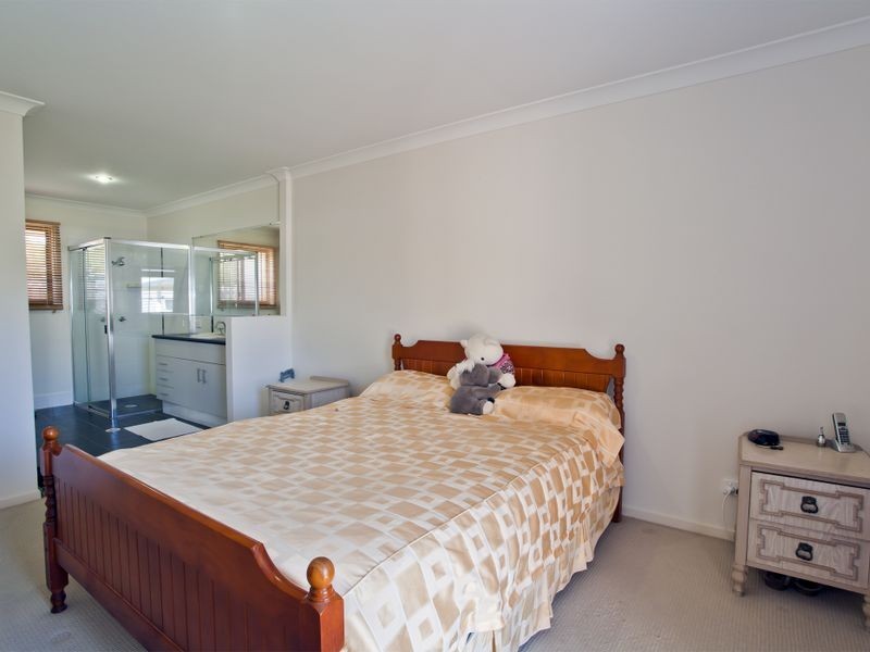 2 Alexander Drive, Moore Park Beach QLD 4670