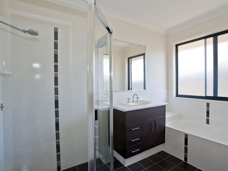 2 Alexander Drive, Moore Park Beach QLD 4670