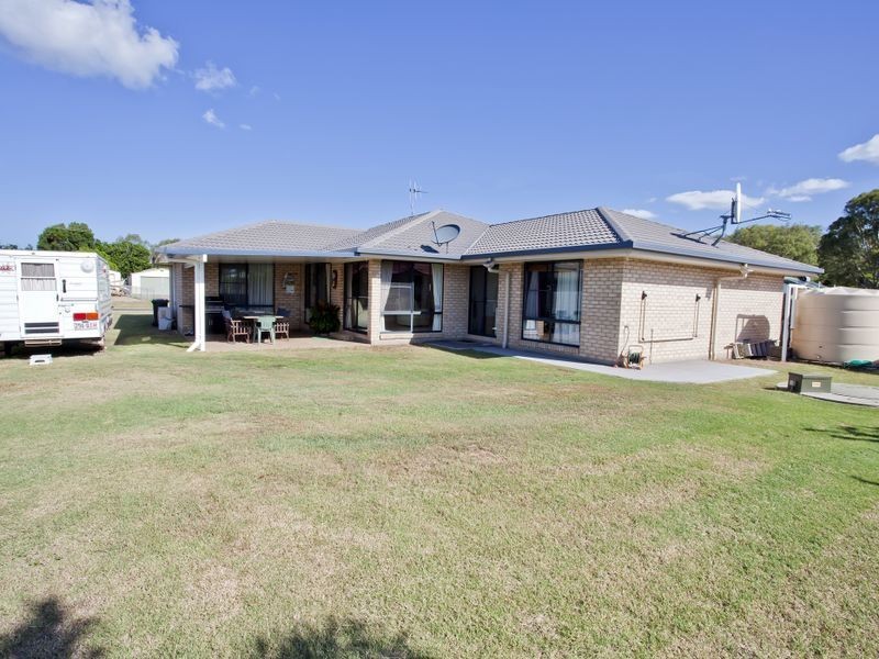 2 Alexander Drive, Moore Park Beach QLD 4670
