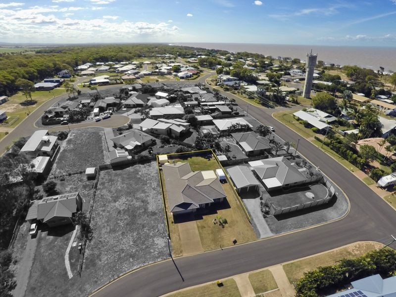 2 Alexander Drive, Moore Park Beach QLD 4670