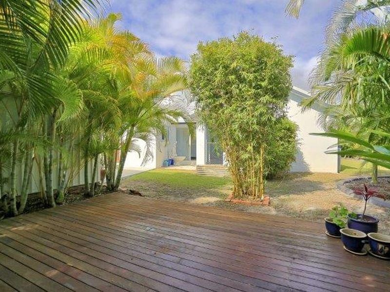 5 Henderson Row, Bargara QLD 4670