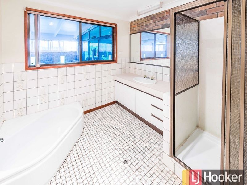 12 Laurel Street, Gooburrum QLD 4670