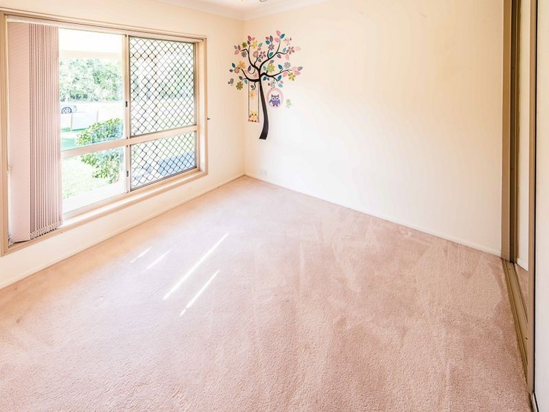16 Hilltop Avenue, Qunaba QLD 4670