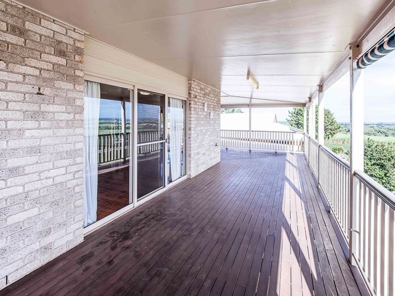 16 Hilltop Avenue, Qunaba QLD 4670
