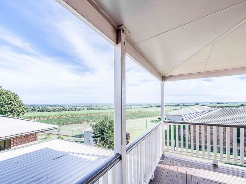 16 Hilltop Avenue, Qunaba QLD 4670