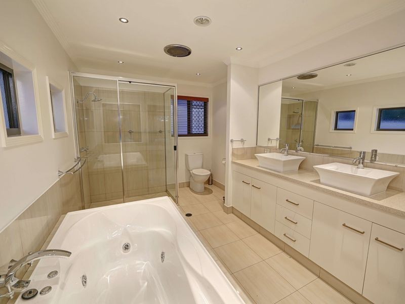 40 Robina Drive, Avoca QLD 4670