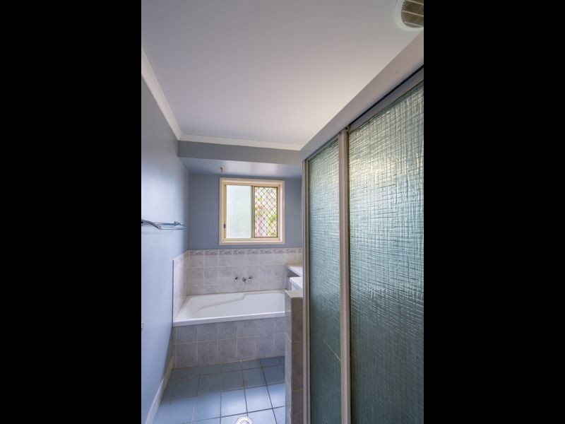 30 Gunsynd Grove, Branyan QLD 4670