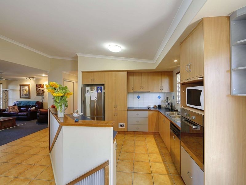 12 Andy Kemp Place, Bargara QLD 4670