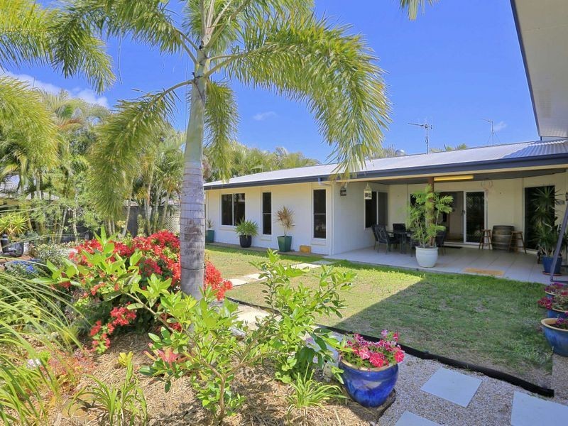 12 Andy Kemp Place, Bargara QLD 4670