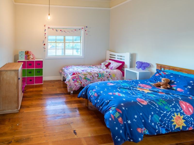 15a Lovers Walk, Thabeban QLD 4670