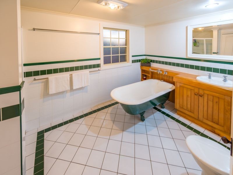 15a Lovers Walk, Thabeban QLD 4670