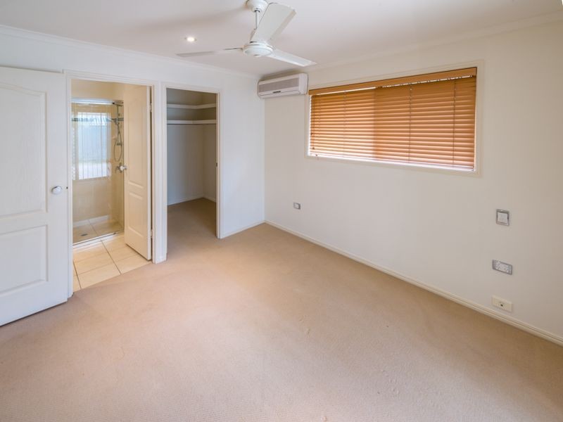 16 McCallum Close, Coral Cove QLD 4670