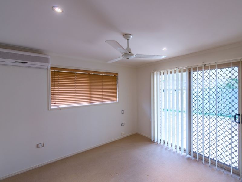 16 McCallum Close, Coral Cove QLD 4670