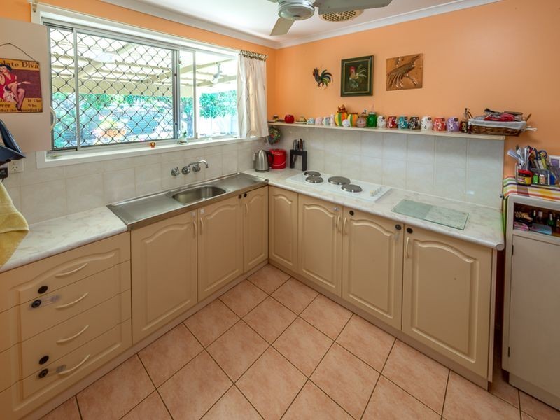 3 Chapman Street, Kalkie QLD 4670