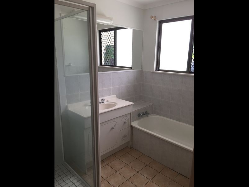 1 Palmer Avenue, Bargara QLD 4670