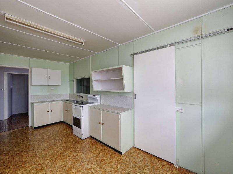 112 Elliott Heads Road, Avenell Heights QLD 4670