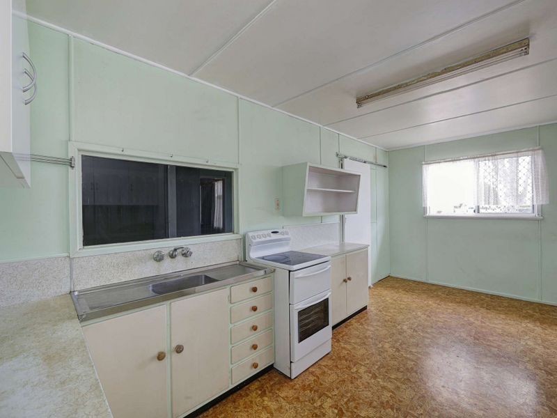 112 Elliott Heads Road, Avenell Heights QLD 4670