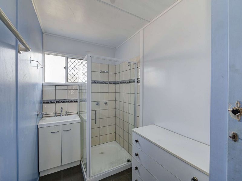 112 Elliott Heads Road, Avenell Heights QLD 4670