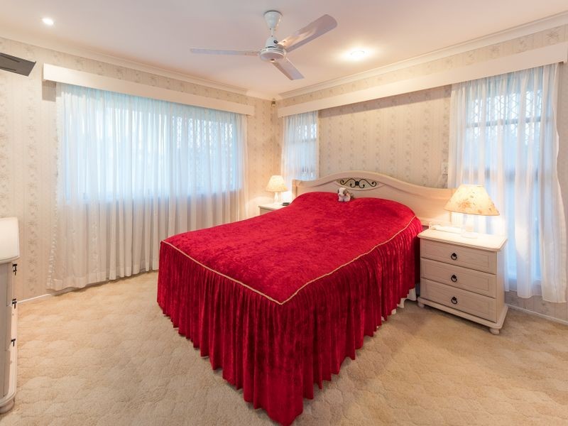 31 Montgomery Street, Svensson Heights QLD 4670